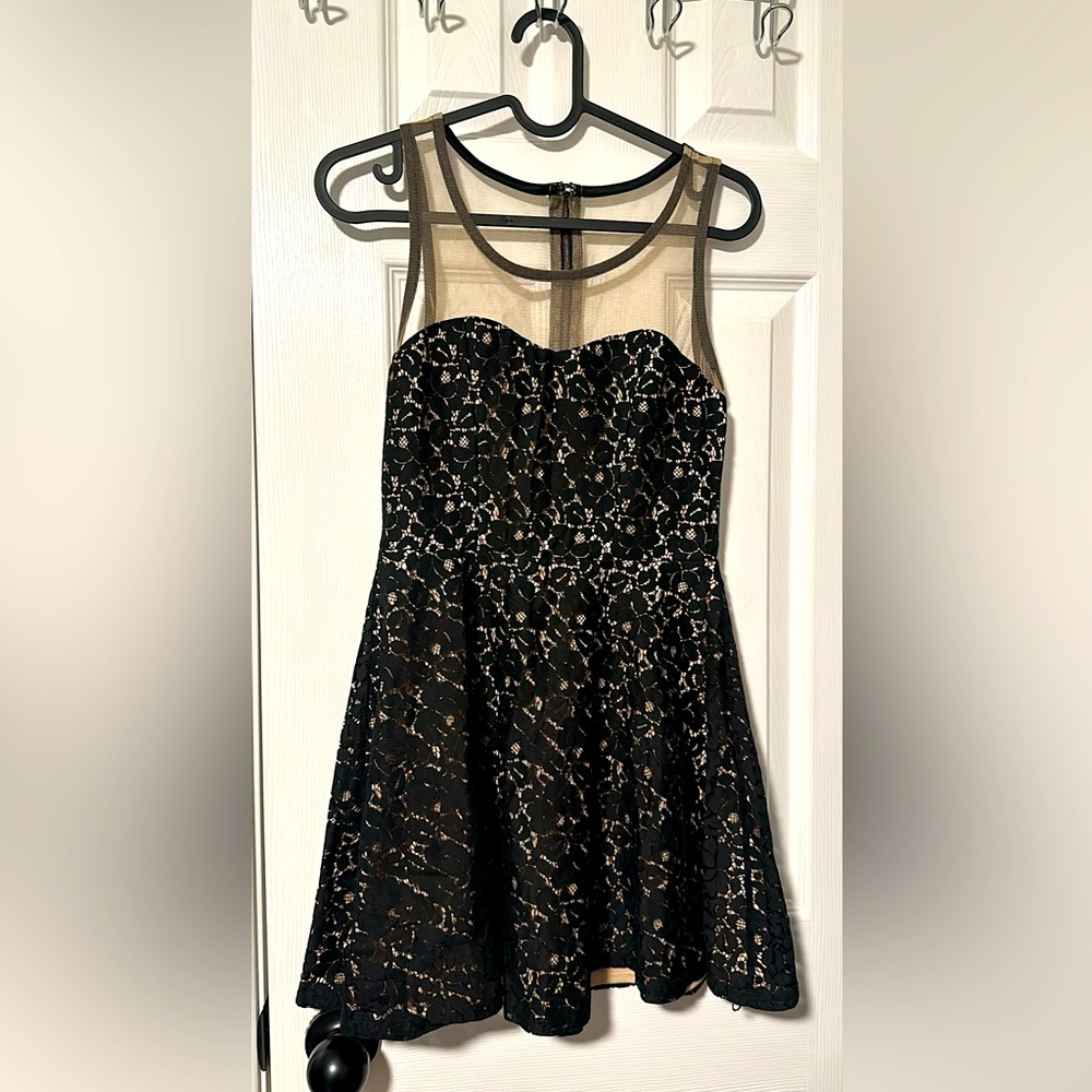 Reynah couture | Sleeveless Cocktail dress | Black  lace-| Size Small